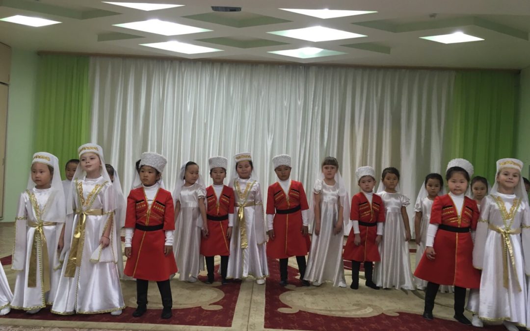 Ко Дню народного единства среди детских садов Кызыла проходит Фестиваль национальных культур «Найырал»